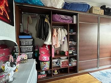 Yataq otagi ucun boyuk skaf. Kocle elaqeli satilir. Isteyen vhatsapla — 2