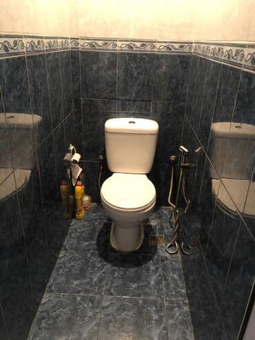 9 ci mikrorayon satilan evler: Bakı, 3 otaqlı, Köhnə tikili, m. Xalqlar Dostluğu, 90 kv. m — 8