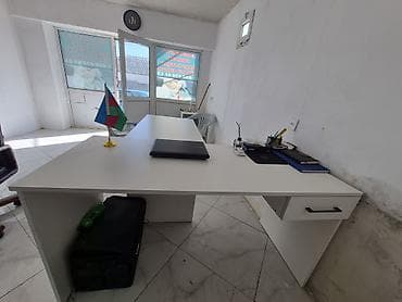 Ofis dəst mebeli: Ofis üçün L formalı masa dəsti - Rəng: ağ - Forma: L tipli (birləşən — 1