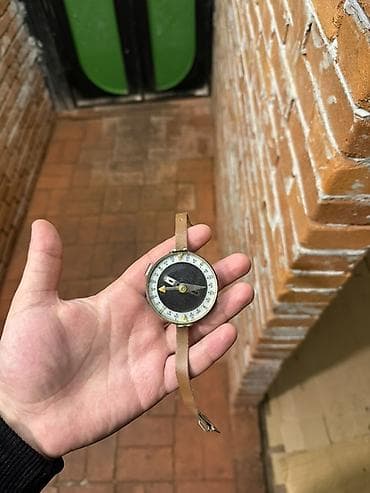 SSRI 1954 Ci İl Kompas – mexaniki, oxlu göstəricili, dairəvi skala ilə