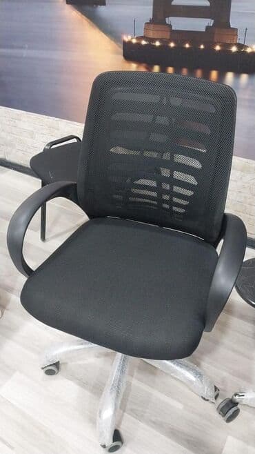 офисные кресла: Новый, С колесиками, Рукояти не регулируются, Ткань — 5