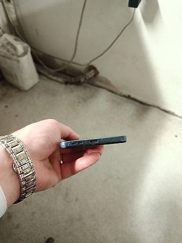 Xiaomi Redmi Note seriyalı smartfon - Korpus: mavi rəng, düz kənarlı