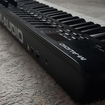 Musiqi alətləri: Midi-klaviatura, M-Audio, İşlənmiş — 4