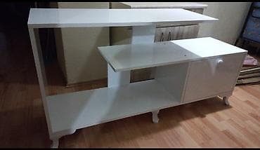 İşlənmiş, Düz TV altlığı, Polkalı, Laminat