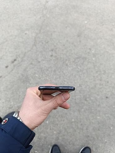 iphone 12 256: IPhone SE 2020, Jet Black, Barmaq izi — 3