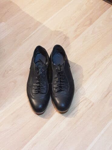 Ayaqqabılar: Kişi ayaqqabısi ela vezieytdedi bir defe geyinilib yepyenidir tecili — 1