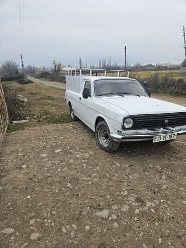 Yükdaşıma üçün yığılmış yüngül yük pikapı - Korpus: Ağ rəngli, metal