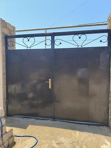 seyf qapi: İşlənmiş Dəmir Həyət darvazası, Yana açılan, 250 m, Mexaniki, Qapı ilə, rəng - Qara, Kredit yoxdur — 2
