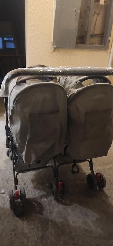 əkiz uşaq arabası: Əkizlər üçün araba — 4