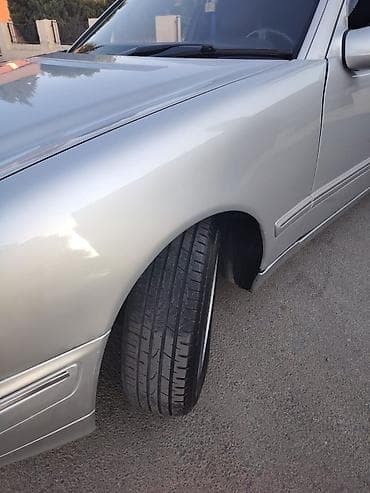 vossen diskleri: Mercedes-Benz E-Class (W210) sedan – gümüşü rəng. Əsas xüsusiyyətlər — 5