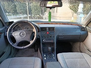 prius qapi: Mercedes-Benz C-Class: 1.8 l | 1997 il Sedan — 5