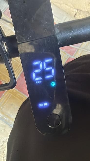 sinski 250: Elektrik skuter - Rəqəmsal LED displey: sürəti km/saat göstərir (S — 1