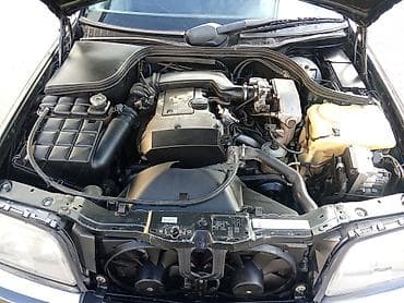 Mercedes-Benz C-Class (W202) sedan - Kuzov: qara rəng, 4 qapılı — 2