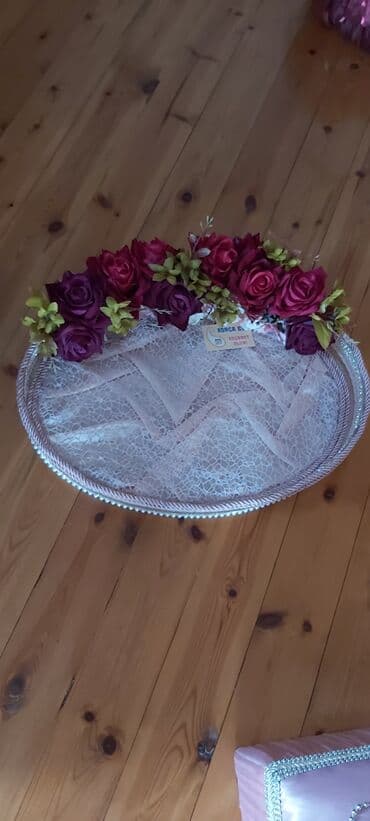 iplerin qiymeti: Şirni xoncasi bol ciceklərlə bəzədilmiş. Dekorativ məqsədlər üçün — 9