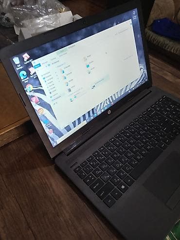 notebook ekran: HP noutbuk - Ekran: təxminən 15.6" - Prosessor: Intel (stiker — 7