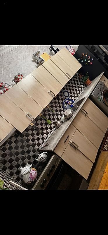 iwlenmiw mebel: Metbex mebeli tecili evden cixmalidir, moyka ve aspirator ustunde — 1