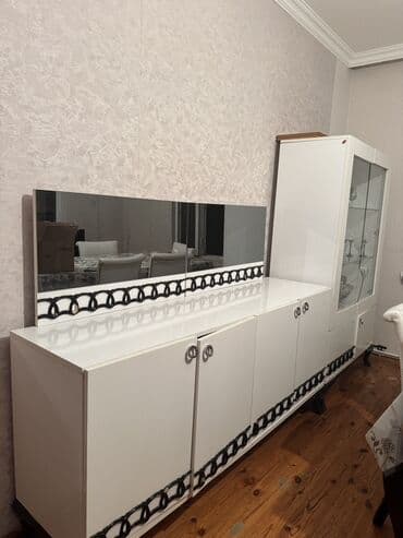 белый рабочий стол: Стол и стулья — 3