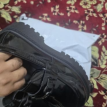 ayaqq: Məhsul: Qara laklı loafer ayaqqabı - Üst hissə: Parlaq lak material — 2