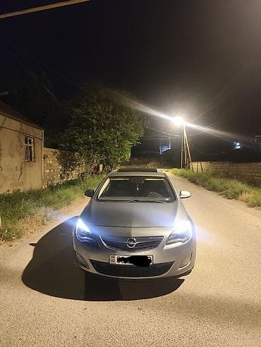 kia rio qapi: Opel Astra: 1.6 l | 2011 il 370000 km Sedan — 4