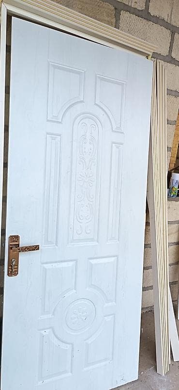 Məhəccərlər: Ağ rəngdə daxili otaq qapısı – komplekt - Material: ağ rəngdə — 1