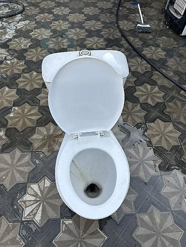 Unitaz – su çəni və oturacaq qapağı ilə birlikdə. Xüsusiyyətlər: - — 2
