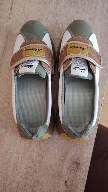 детские кроссовки для танцев: - Model: “Shannu” etiketi ilə - Rənglər: yaşıl burun hissəsi, ağ — 2