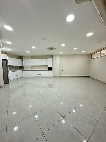 emircanda ev satisi: İcarəyə verilir 9 otaqlı ofis 476 m², İnşaatçılar m. Daha 7 şəklə bax — 9