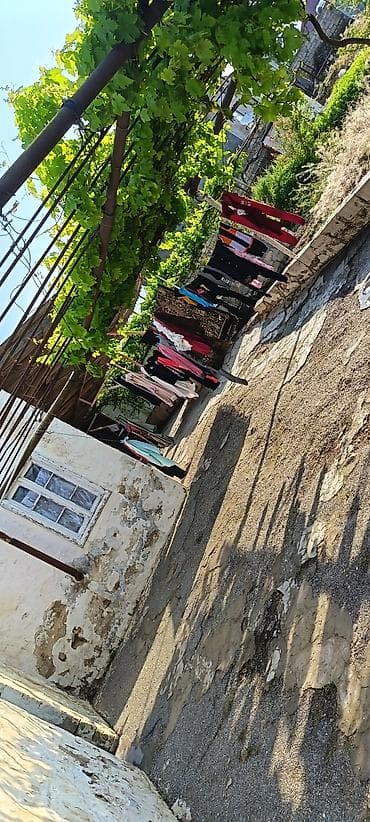 qaraçuxur: Satılır: həyət evi və torpaq sahəsi Sened xüsusi mülkiyyət 1 sotu — 5