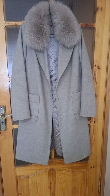 Kişi ayaqqabıları: Qadın üst geyimləri dəsti 1) Boz rəngli palto – geniş həcmli — 1