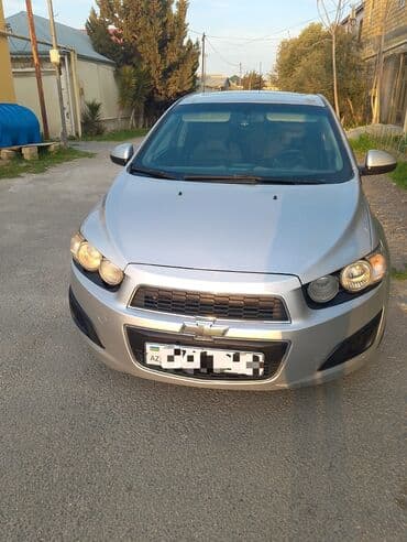 qadın üçün maşınlar: Chevrolet Aveo: 1.4 l | 2012 il 193600 km Sedan — 5