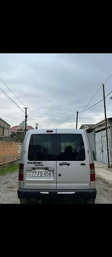 Ford: Ford Tourneo Connect, gümüşü rəng. - Kuzov: miniven/van tipli, arxa — 1