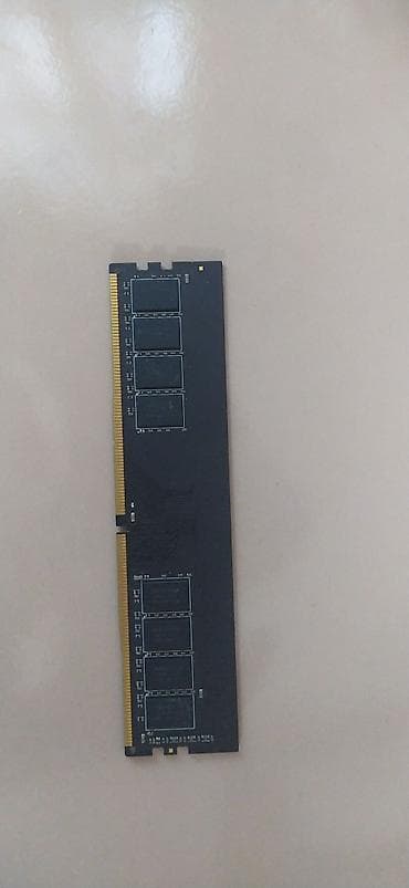 RAM modulu – 8 GB DDR4, 3200 MHz. - Form-faktor: DIMM (masaüstü PC