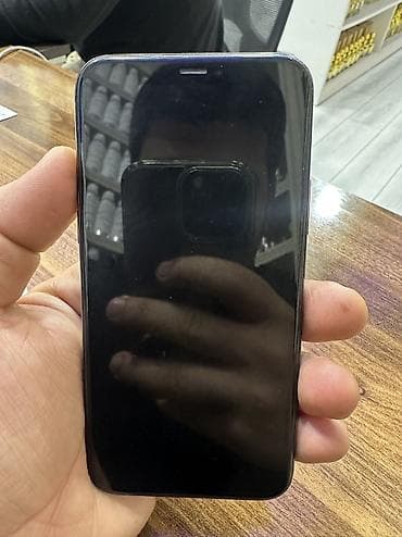 iphon 8 plus: IPhone 11 Pro, 256 GB, Matte Midnight Green, Barmaq izi, Simsiz şarj, Face ID — 4