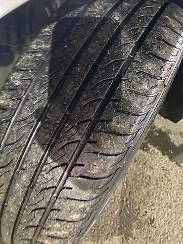 zapi maşin: Təcili satilir heç bir prablemi yoxdur Ağ rəngli 4 qapılı sedan — 3