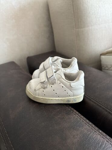 пластиковый шкаф на балкон: 1 Okaidi firmasi 21 razmer 10 azn 2 Jacadi firmasi 19 razmer 10 azn 3 — 3