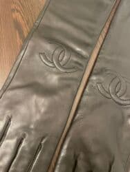 Eynəklər: Başlıq: Temiz Deri qara əlcək, Chanel brendi, 48 sm uzunluq Təsvir: - — 4