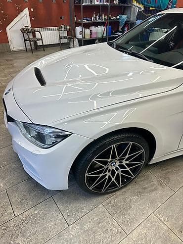 lider disk type 1 per page 40: BMW 3 Series sedan – ağ rəng, şəhər və tras üçün dinamik və zərif — 6