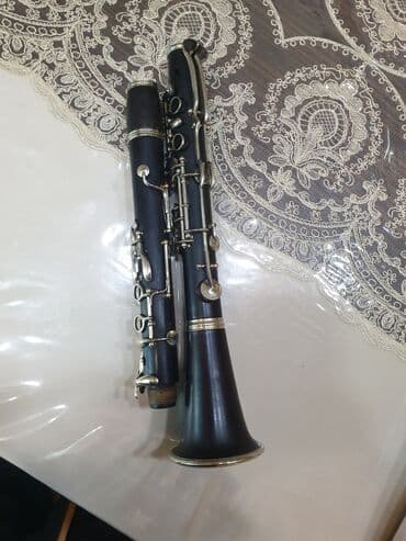 Саксофоны: A klarnet 6 açko 1100 . 4 açko 900 azn əla vəziyətdə kök prablem — 6