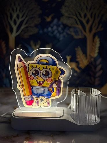 harry potter kinder: Uşaq otağı üçün LED masa lampası – akril fiqurlu və qələm qablı - — 2