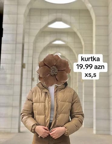 pilot 65 parfum: Qadınlar üçün qısa, qəhvəyi şişmə kurtka. - Rəng: karamell/qəhvəyi - — 1