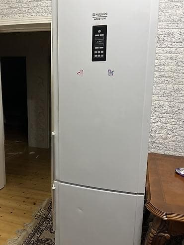 2 qapılı Hotpoint Ariston Soyuducu Satılır, rəng - Ağ