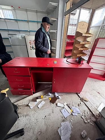 meyvə vitrin: Hamısı birlikde 500 azn. Real alıcıya endirim olunacaq. Ünvan : Bakı — 7