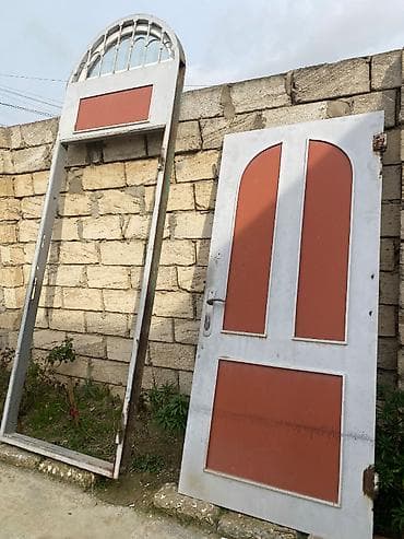 islenmis demir qapi: Temiz agir demirli ev qapisidi evi remont eliyirem deye satiram kohne — 1