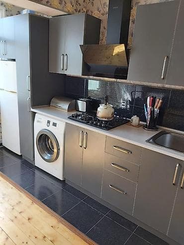 yeni gunəşli ev: Satılır yeni günəşli D massivi bina 29yerləsən 2-2ayrılmış 4 otaqlı — 5