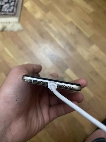 iphone x satilir: IPhone Xs, 256 GB, Gümüşü, Simsiz şarj, Face ID — 4