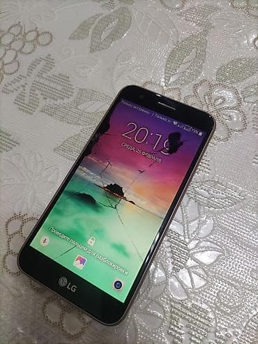 vivo telefon: LG K10 2017, 16 GB, rəng - Qızılı, Qırıq — 2