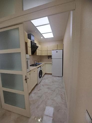 Mənzillər: İcarəyə verilir 2 otaqlı yeni tikili 70 m², 28 May m. Kateqoriya Yeni — 5