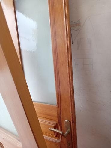 Taxta otaq qapısı – şüşəli model - Material: təbii ağac karkas