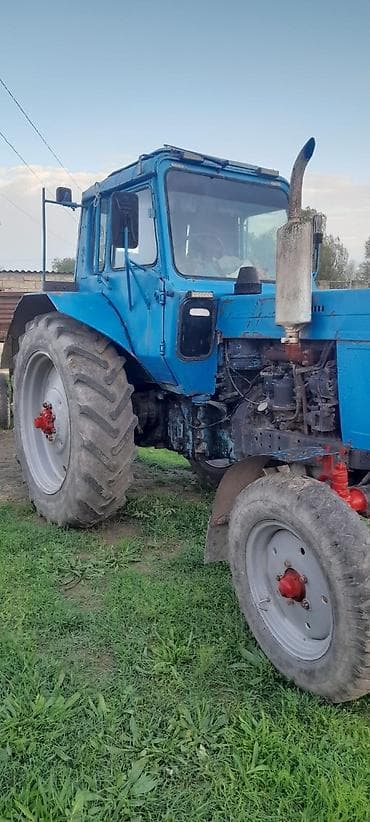 trator 80: Mavi rəngli təkərli kənd təsərrüfatı traktoru Texniki xüsusiyyətlər — 2
