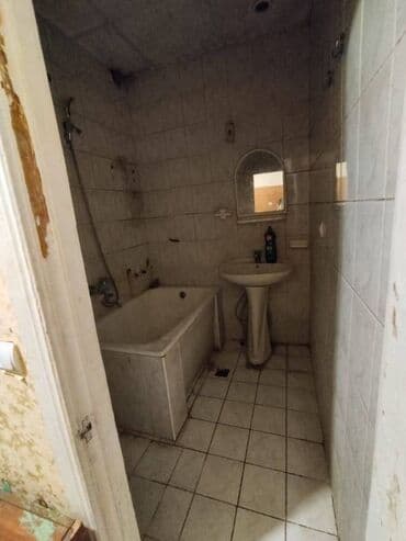 otaq yoldaşı qız: 20 yanvar metrosunun yaxınlığında şamaxinkada 5 mertebeli binanın — 7